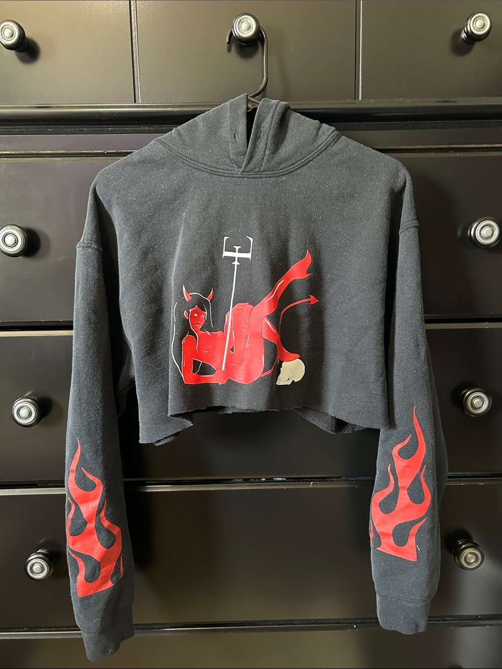 Cropped Graphic Hoodie